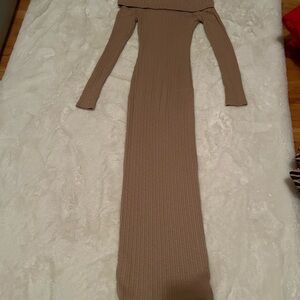 HOUSE OF CB Elegant Beige Off-Shoulder Maxi Dress